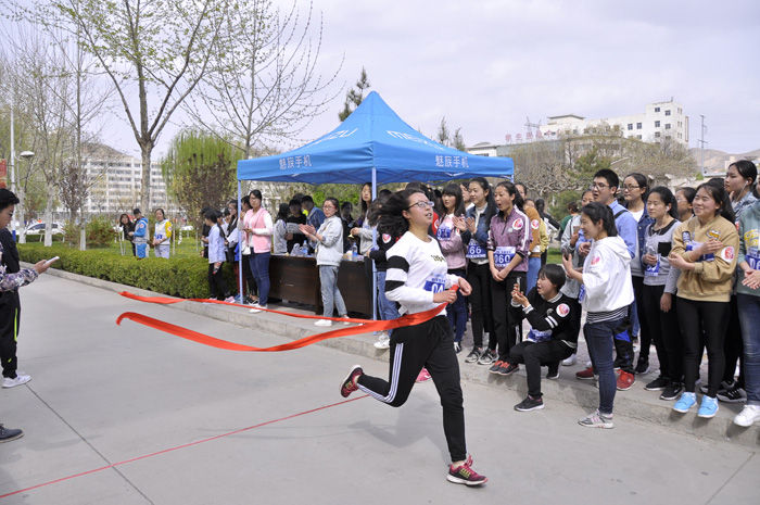 “助力梦想 为爱奔跑”兰州高校大型公益跑政法学院站活动