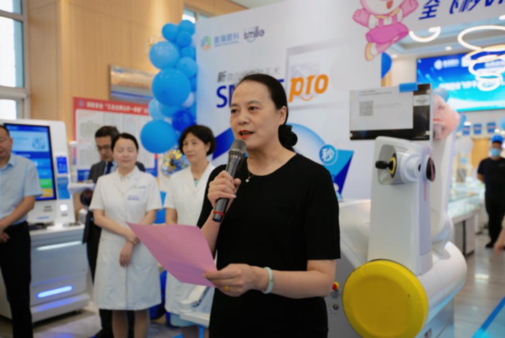 新一代机器人全飞秒VISUMAX 800落地兰州普瑞眼科