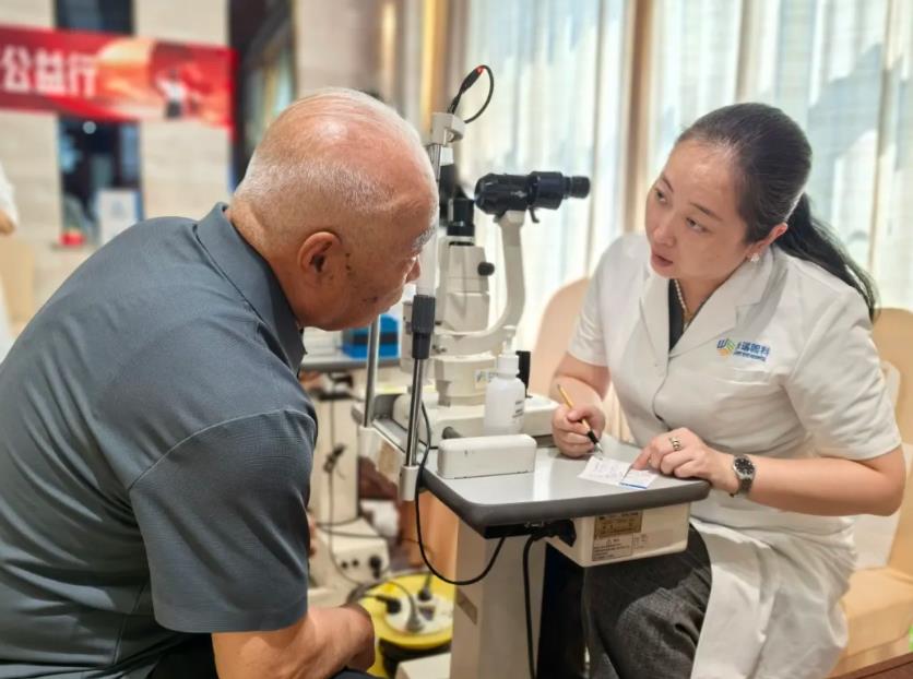 关爱退役军人眼健康，兰州普瑞眼科医院光明行